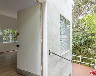 2819 Pacific View Trail - Photo Thumbnail 13
