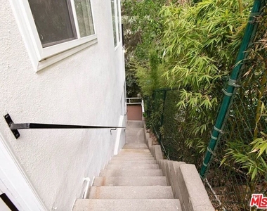 2819 Pacific View Trail - Photo Thumbnail 14
