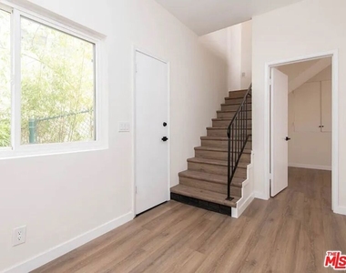 2819 Pacific View Trail - Photo Thumbnail 11