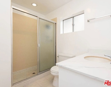 2819 Pacific View Trail - Photo Thumbnail 3
