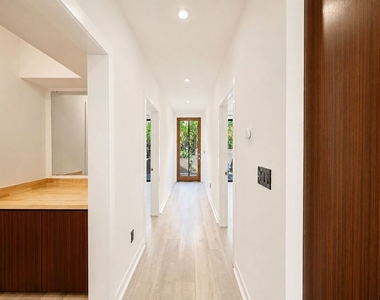 2230 Glendale Boulevard - Photo Thumbnail 12