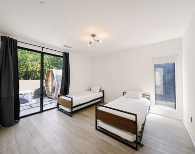 2230 Glendale Boulevard - Photo Thumbnail 16