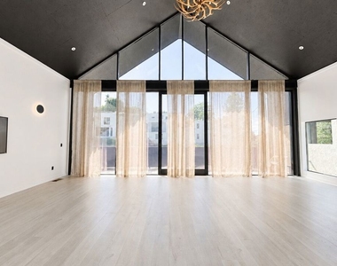 2230 Glendale Boulevard - Photo Thumbnail 7