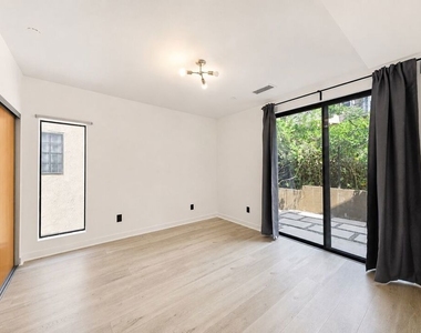 2230 Glendale Boulevard - Photo Thumbnail 14