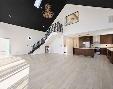 2230 Glendale Boulevard - Photo Thumbnail 4