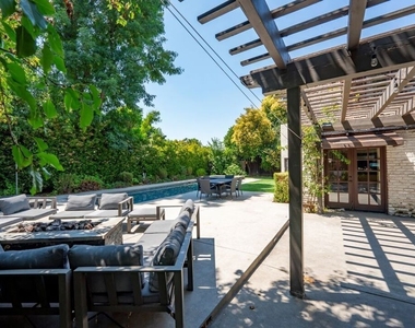 23057 Sylvan Street - Photo Thumbnail 27