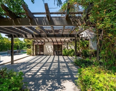 23057 Sylvan Street - Photo Thumbnail 32