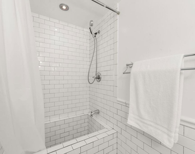 23057 Sylvan Street - Photo Thumbnail 30