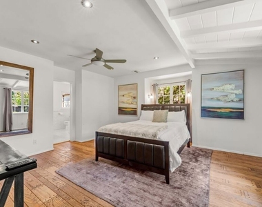 23057 Sylvan Street - Photo Thumbnail 9