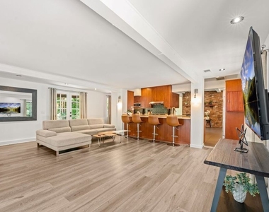 23057 Sylvan Street - Photo Thumbnail 37