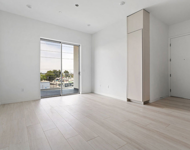 1650 Sawtelle Boulevard - Photo Thumbnail 3