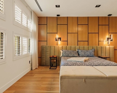 23283 Erwin Street - Photo Thumbnail 18