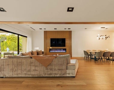 23283 Erwin Street - Photo Thumbnail 10