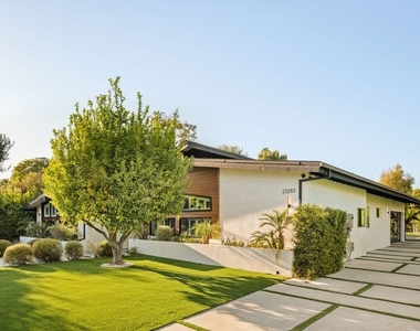 23283 Erwin Street - Photo Thumbnail 3