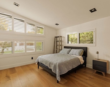 23283 Erwin Street - Photo Thumbnail 24