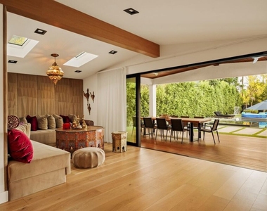 23283 Erwin Street - Photo Thumbnail 28