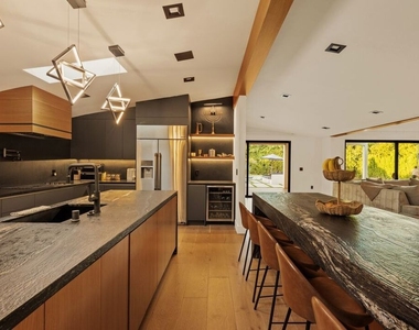23283 Erwin Street - Photo Thumbnail 7