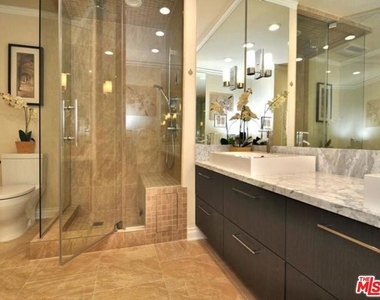 5354 Lindley Avenue - Photo Thumbnail 4