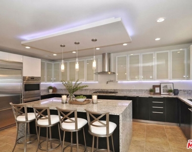 5354 Lindley Avenue - Photo Thumbnail 1