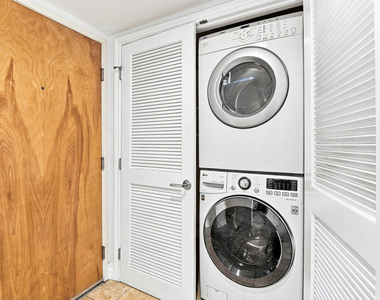 1828 Glendon Avenue - Photo Thumbnail 24