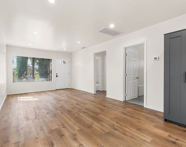 1351 W 70th Street - Photo Thumbnail 4