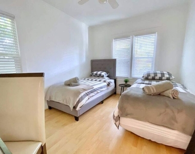 8655 Clifton Way - Photo Thumbnail 8