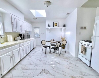 8655 Clifton Way - Photo Thumbnail 4