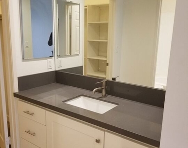 1031 N Crescent Heights Boulevard - Photo Thumbnail 14