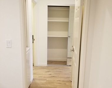 1031 N Crescent Heights Boulevard - Photo Thumbnail 23