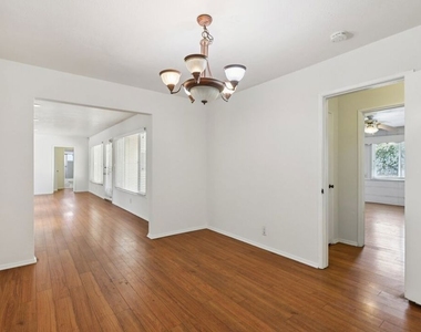 6727 Orion Avenue - Photo Thumbnail 27