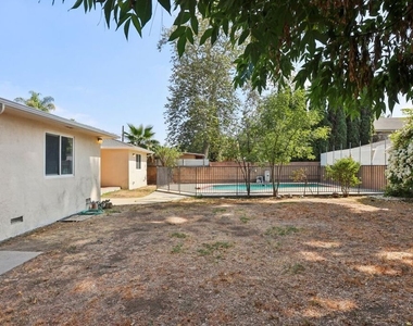 6727 Orion Avenue - Photo Thumbnail 35