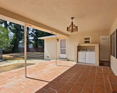 6727 Orion Avenue - Photo Thumbnail 36