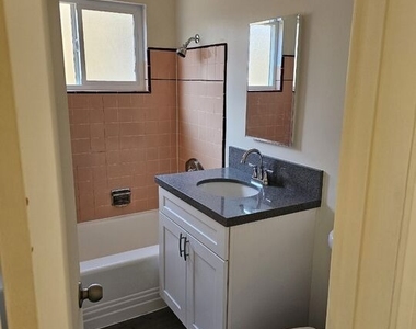 914 S Gramercy Drive - Photo Thumbnail 4