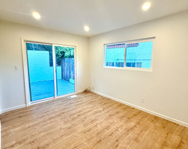 8535 Lookout Mountain Avenue - Photo Thumbnail 13