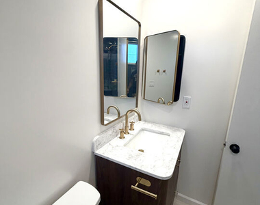 8535 Lookout Mountain Avenue - Photo Thumbnail 11