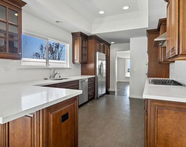 18133 Wakecrest Drive - Photo Thumbnail 21