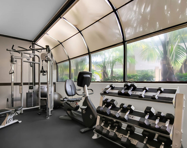 1155 N La Cienega Boulevard - Photo Thumbnail 25