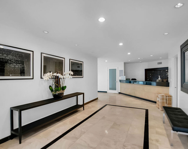 1155 N La Cienega Boulevard - Photo Thumbnail 22