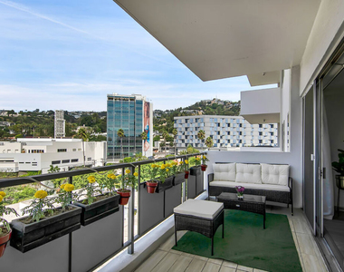 1155 N La Cienega Boulevard - Photo Thumbnail 12