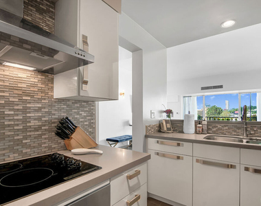 1155 N La Cienega Boulevard - Photo Thumbnail 1