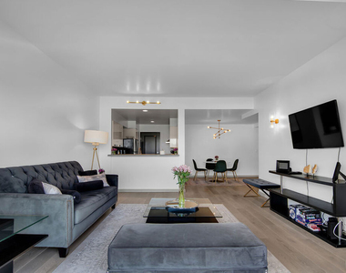 1155 N La Cienega Boulevard - Photo Thumbnail 5