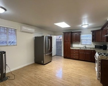 1849 S Wilton Place - Photo Thumbnail 9
