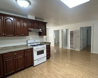 1849 S Wilton Place - Photo Thumbnail 11
