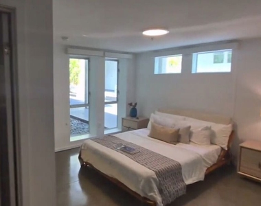 4133 Redwood Avenue - Photo Thumbnail 13