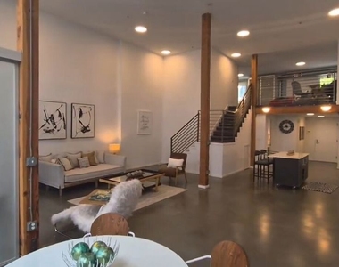 4133 Redwood Avenue - Photo Thumbnail 10