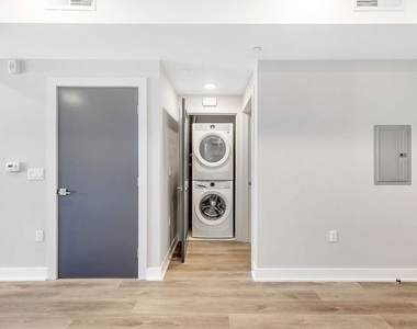 11050 Hartsook - Photo Thumbnail 2