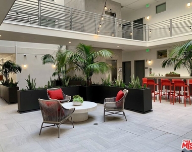 8017 W Norton Avenue - Photo Thumbnail 13