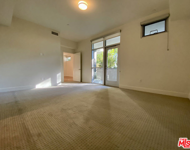 8017 W Norton Avenue - Photo Thumbnail 6