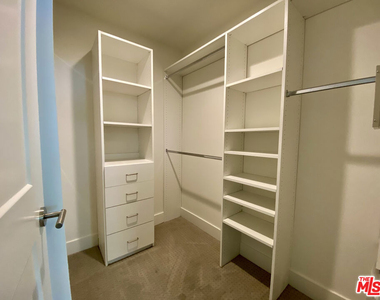 8017 W Norton Avenue - Photo Thumbnail 7