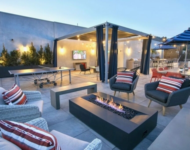 8017 W Norton Avenue - Photo Thumbnail 17